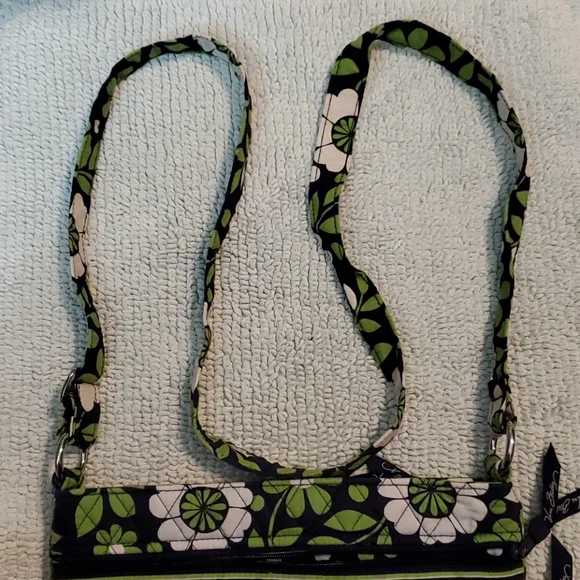 Vera Bradley LUCKY YOU large crossbody bag bucket purse green navy white - Picture 11 of 11